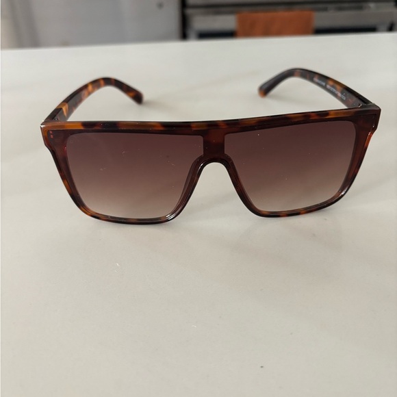 Tortoise Shell Sunglasses - Picture 1 of 3